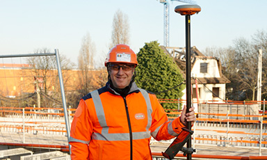 Bouygues’ byggeplassleder for håndtering av sanntidsdata på byggeplassen for metrolinje 11 i Paris